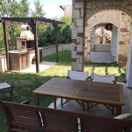 Stone House In 2 Διαμέρισμα *